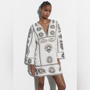 Zara Embroidered Dress. 💟